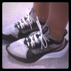 Nike Zoom Gravity men’s sneakers size 6